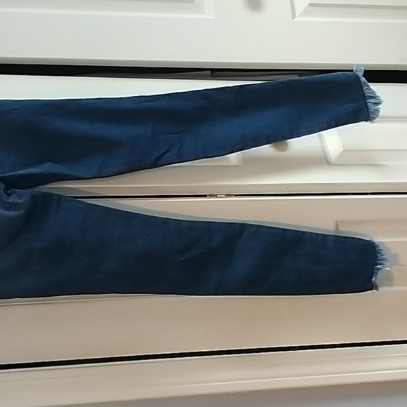 VIBRANT m.i.u., Destroyed Denim Jeans with Raw Hem 3(W25) - Picture 11 of 15